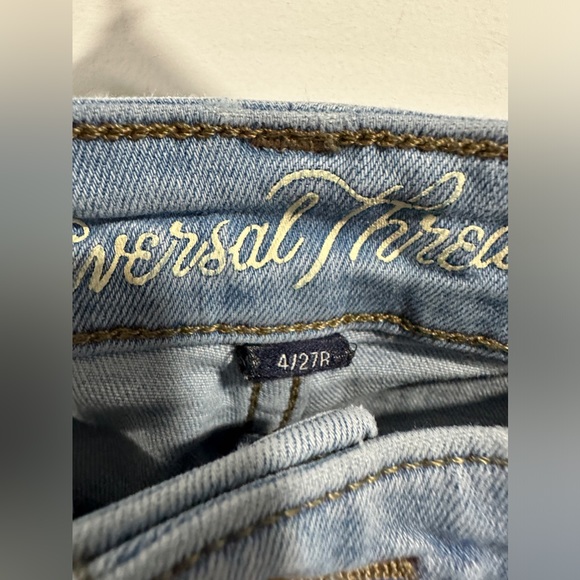 ⭐️SOLD⭐️Universal Thread Distressed Skinny Jeans - Picture 6 of 8